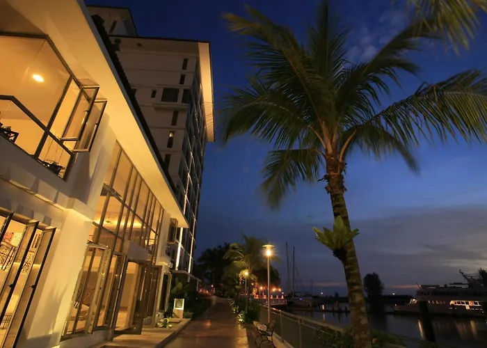 Avillion Admiral Cove